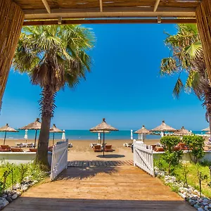 Resort Umami, Kavaje